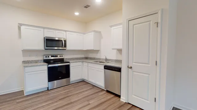 $275,490 | 478 Colchester Court, Moncks Corner, SC 29461