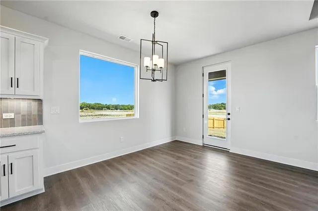 $377,860 | 1711 Northwest 105th Street, Kansas City, MO 64155