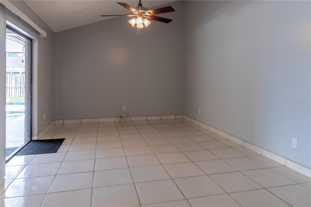 3956 Applegate Circle Brandon, FL 33511 - Photo 8 of 48 Gallery Image 8