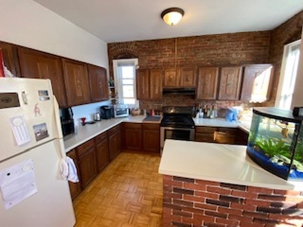 39 Kent Street, Unit 7 Brookline, MA 02445 - Photo 8 of 14 Gallery Image 8