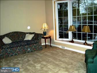 710 Wayne Road Lindenwold, NJ 08084 - Photo 3 of 5 Living Room