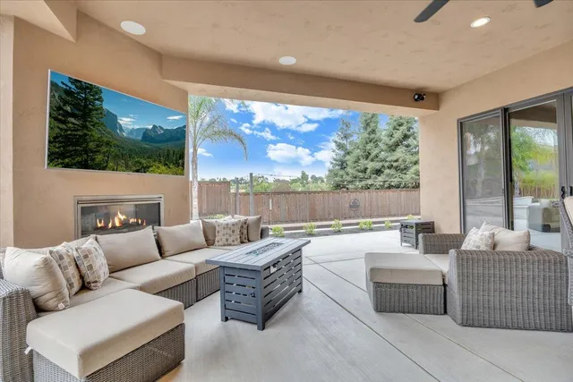 $1,799,000 | 10407 Fox Borough Drive, Oakdale, CA 95361