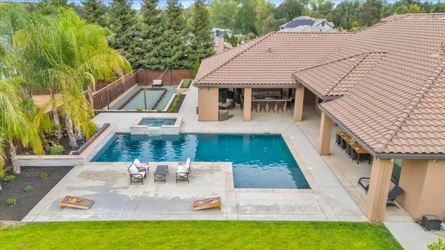 $1,799,000 | 10407 Fox Borough Drive, Oakdale, CA 95361