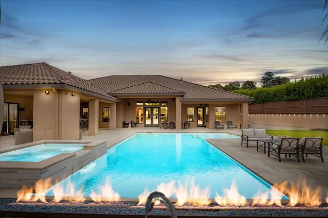 $1,799,000 | 10407 Fox Borough Drive, Oakdale, CA 95361