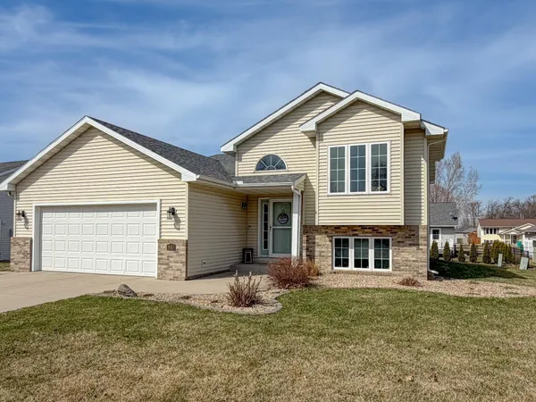 $355,000 | 880 Myers Drive Northeast, Owatonna, MN 55060