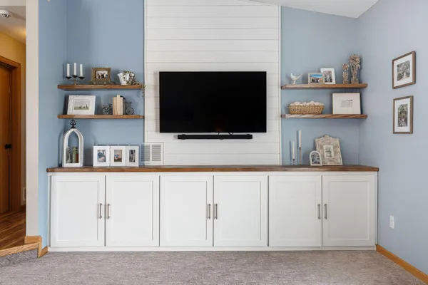 $355,000 | 880 Myers Drive Northeast, Owatonna, MN 55060