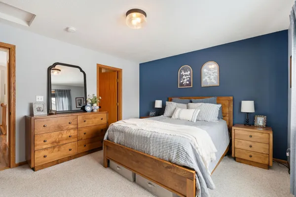 $355,000 | 880 Myers Drive Northeast, Owatonna, MN 55060