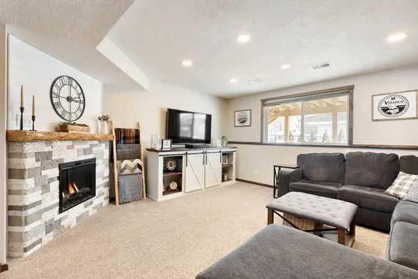 $355,000 | 880 Myers Drive Northeast, Owatonna, MN 55060