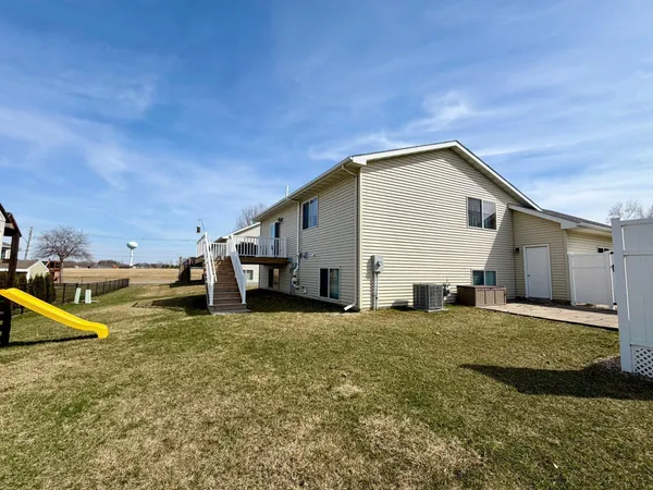 $355,000 | 880 Myers Drive Northeast, Owatonna, MN 55060