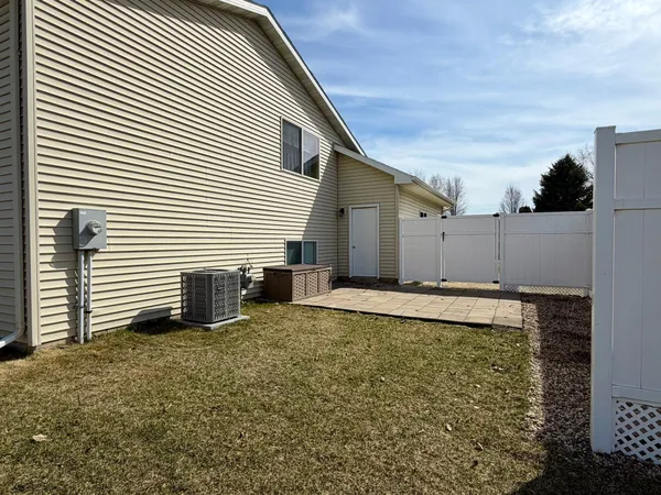 $355,000 | 880 Myers Drive Northeast, Owatonna, MN 55060