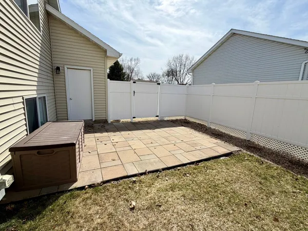 $355,000 | 880 Myers Drive Northeast, Owatonna, MN 55060