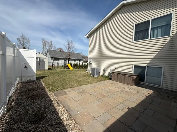 $355,000 | 880 Myers Drive Northeast, Owatonna, MN 55060