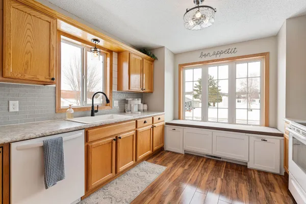 $355,000 | 880 Myers Drive Northeast, Owatonna, MN 55060