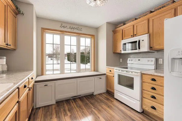 $355,000 | 880 Myers Drive Northeast, Owatonna, MN 55060