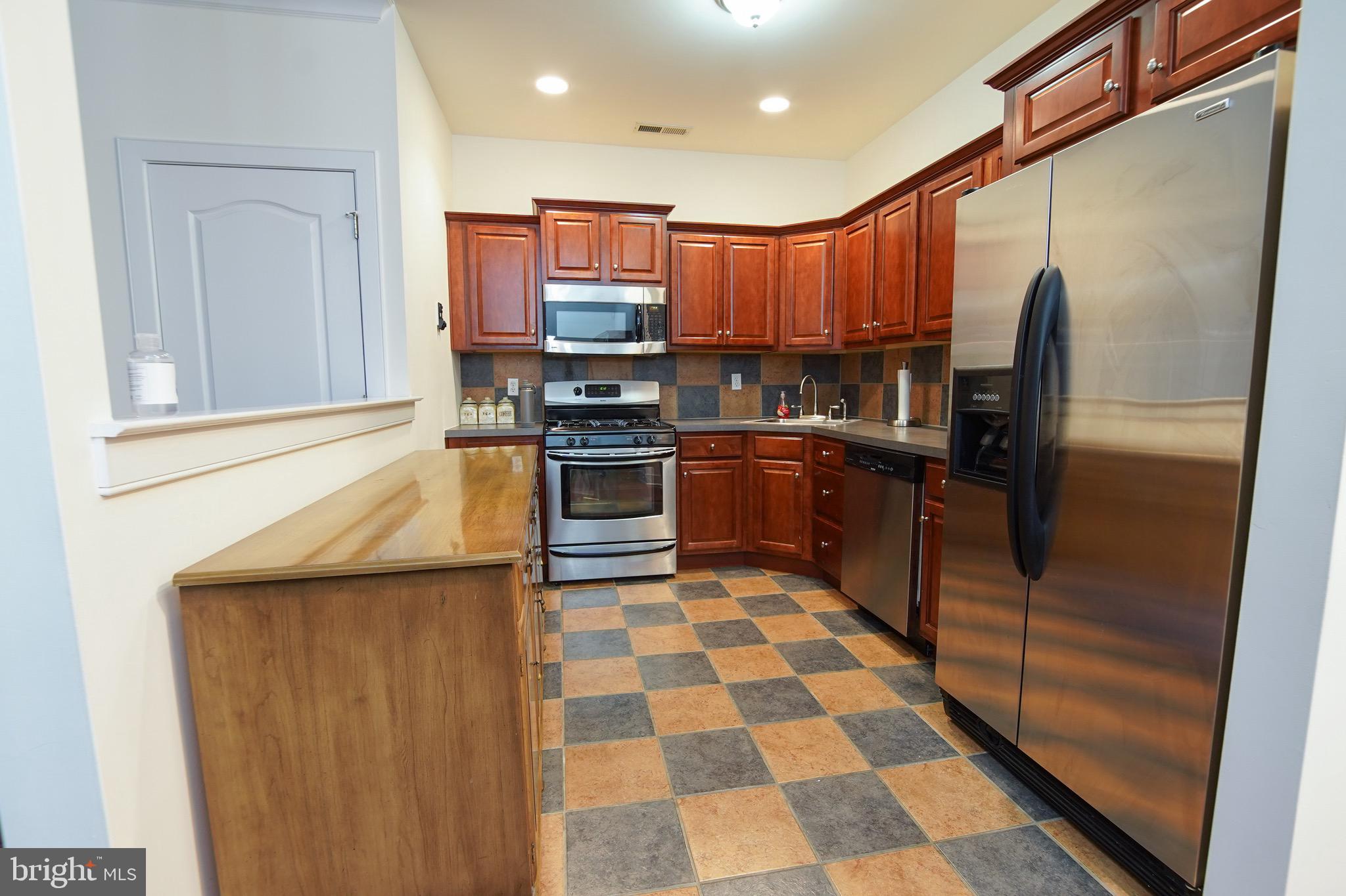 1630 Welsh Road, Unit 27D Philadelphia, PA 19115 - Photo 3 of 19 Kitchen