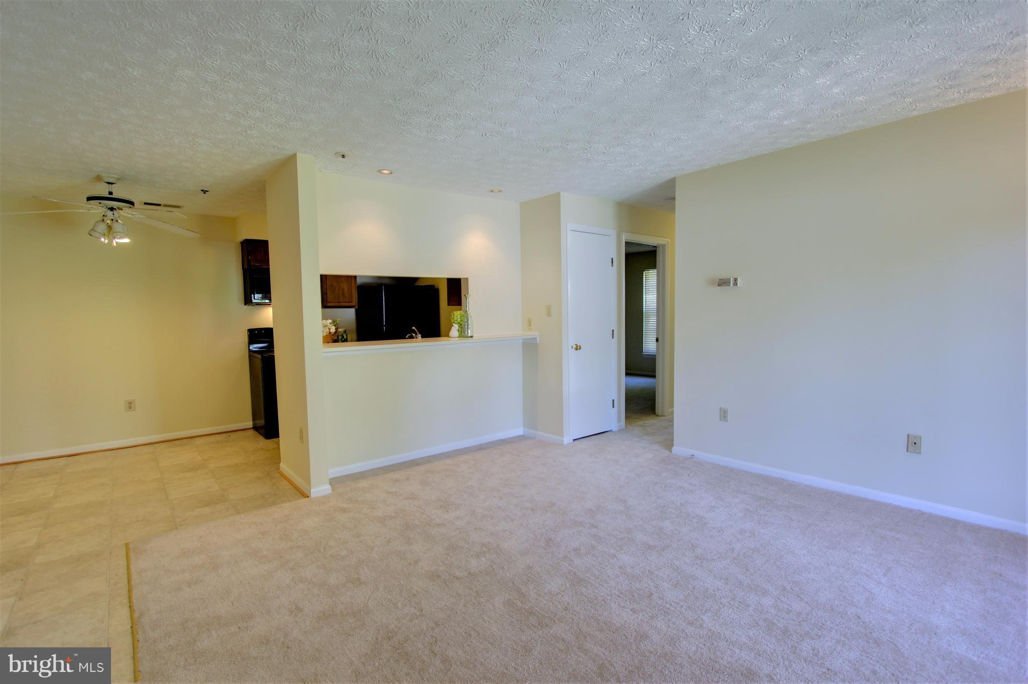 6460 Greenfield Road, Unit 206 Elkridge, MD 21075 - Photo 4 of 26 Living Room