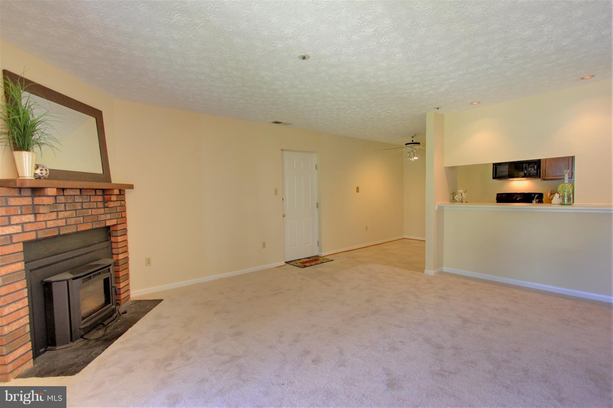 6460 Greenfield Road, Unit 206 Elkridge, MD 21075 - Photo 5 of 26 Living Room