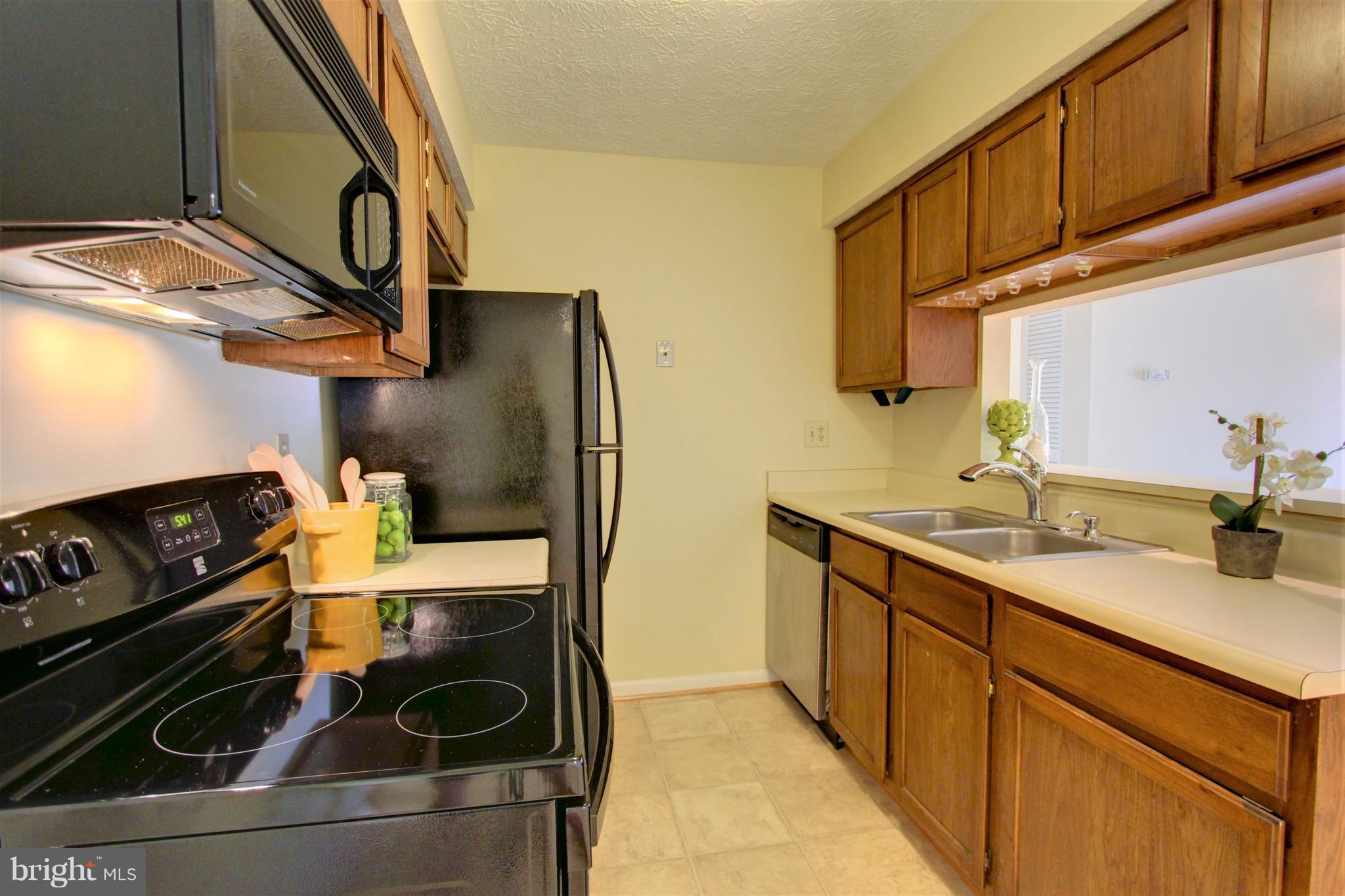 6460 Greenfield Road, Unit 206 Elkridge, MD 21075 - Photo 7 of 26 Kitchen
