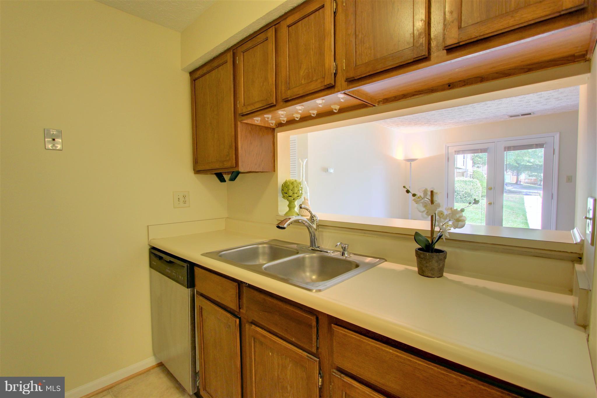6460 Greenfield Road, Unit 206 Elkridge, MD 21075 - Photo 10 of 26 Kitchen