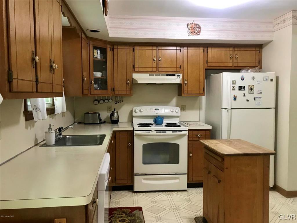 113 Valley Road West Kunkletown, PA 18058 - Photo 4 of 15 Kitchen