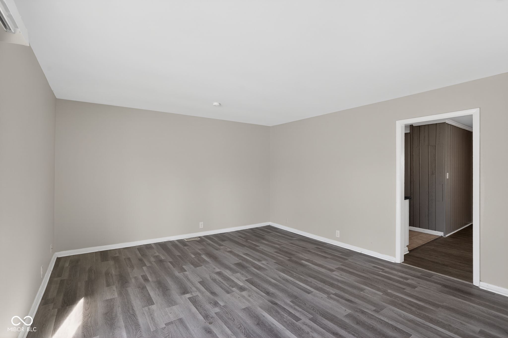 5148 Alameda Road Indianapolis, IN 46228 - Photo 7 of 20