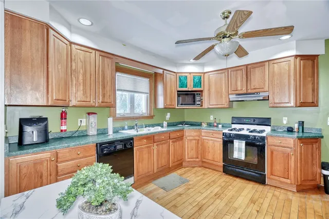 $339,899 | 66 East Main Street, Webster, NY 14580