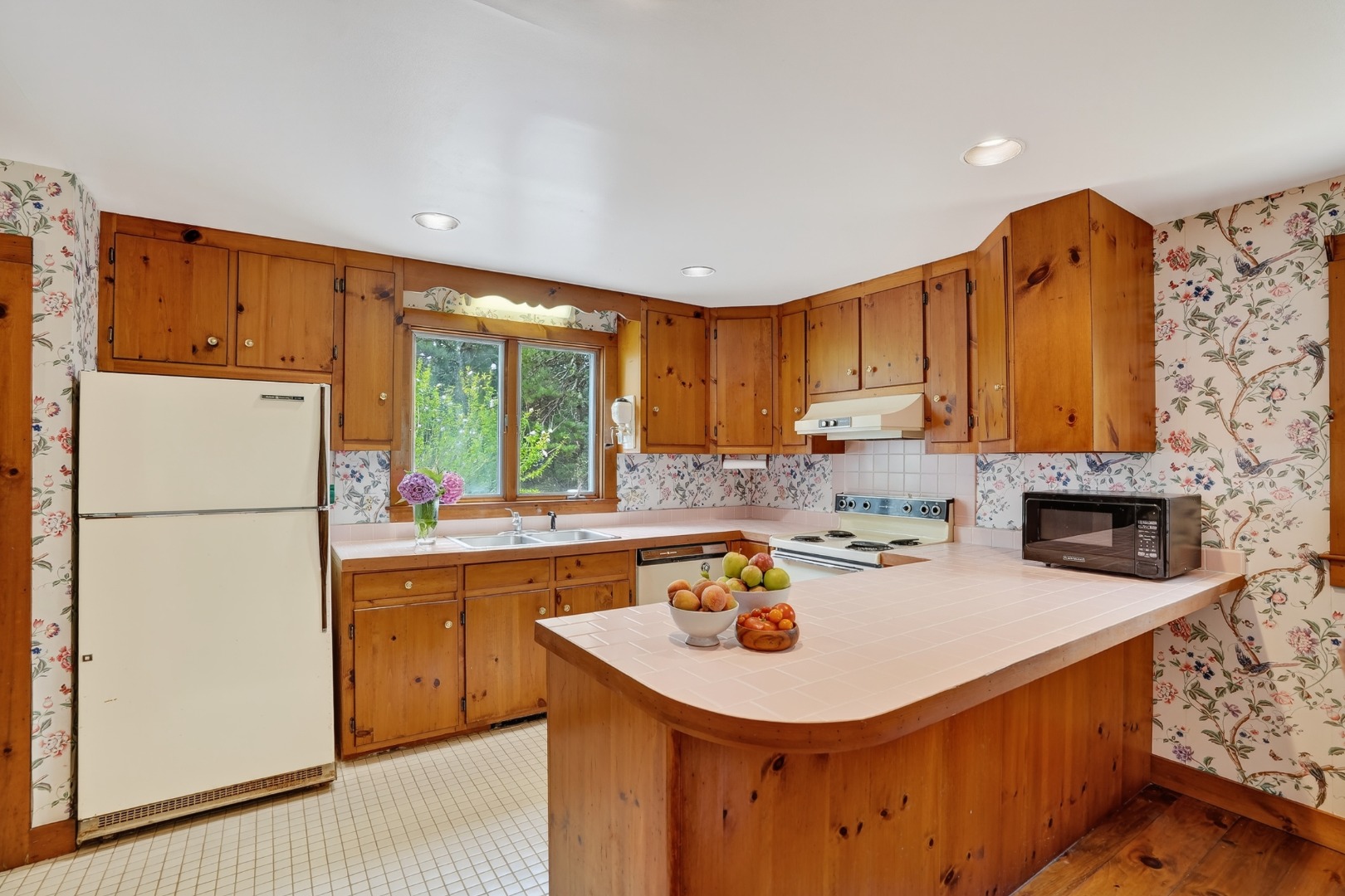 9 Marthas Road Edgartown, MA 02539 - Photo 3 of 22 Kitchen