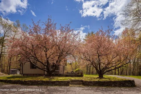 $1,195,000 | 115 Bellwood Lane, Saugerties, NY 12477