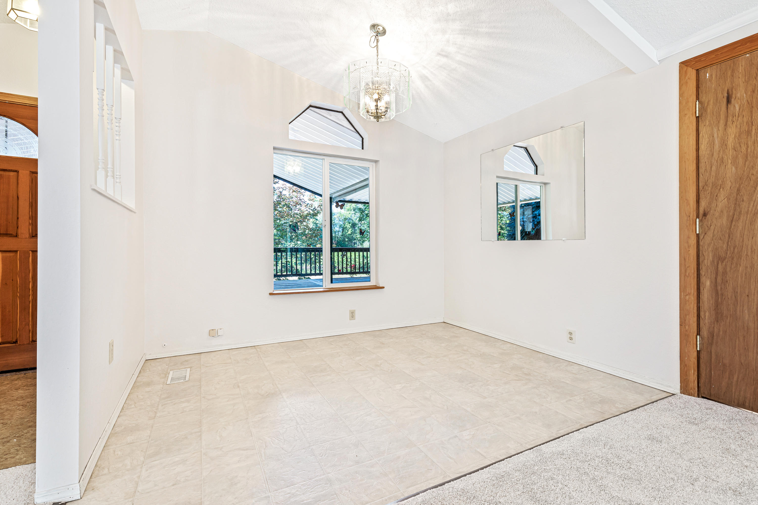 6745 North Applegate Road Grants Pass, OR 97527 - Photo 15 of 82 9R9A9309