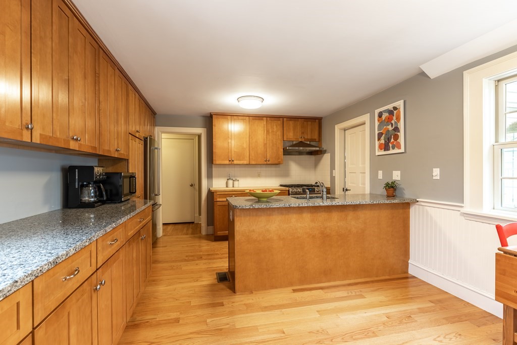 35 Spring Street Mansfield, MA 02048 - Photo 18 of 33 Gallery Image 18
