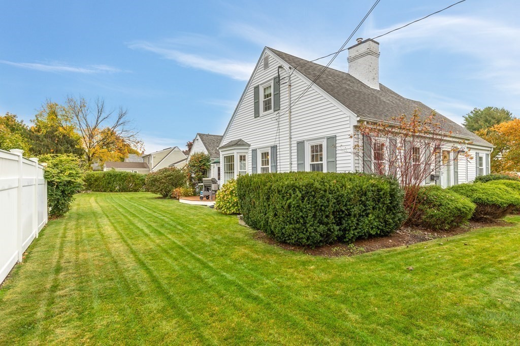 35 Spring Street Mansfield, MA 02048 - Photo 5 of 33 Gallery Image 5