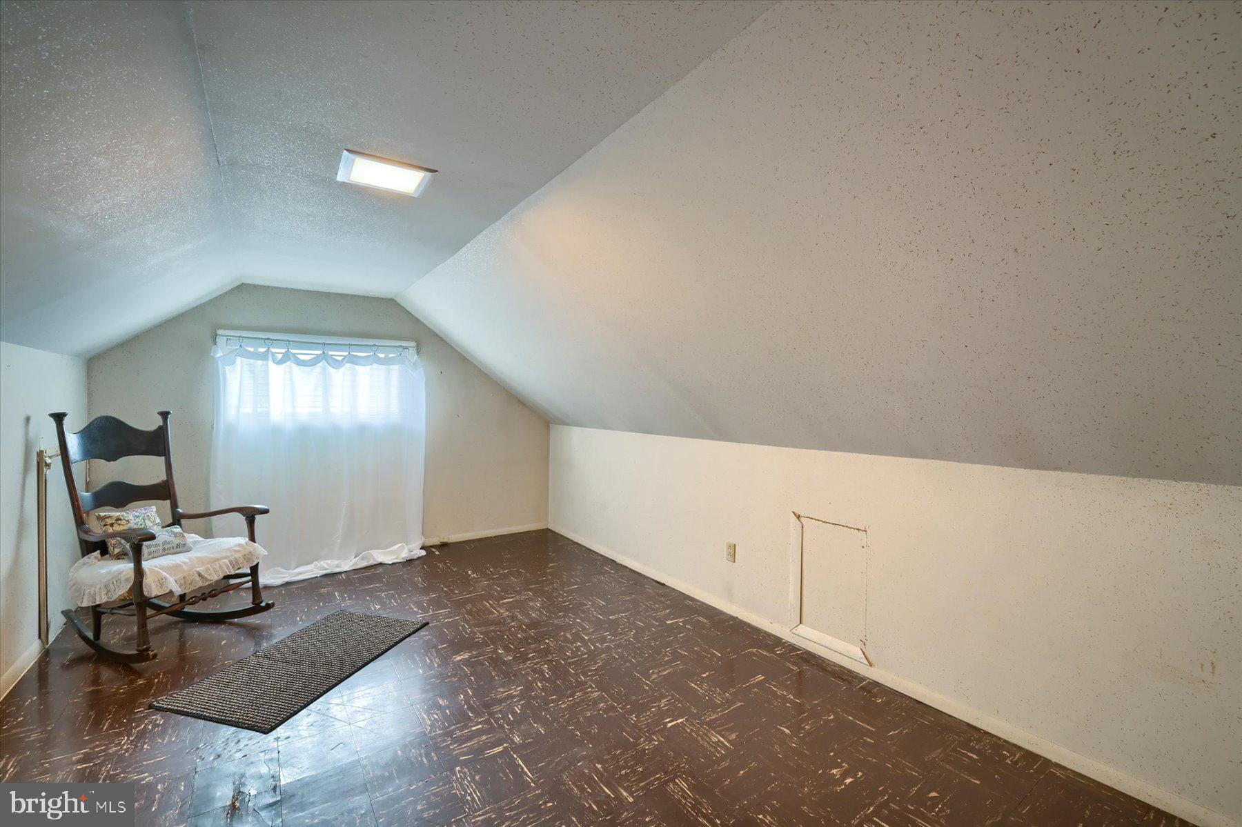 1708 Evergreen Road Harrisburg, PA 17109 - Photo 20 of 35 2nd fl BR #3