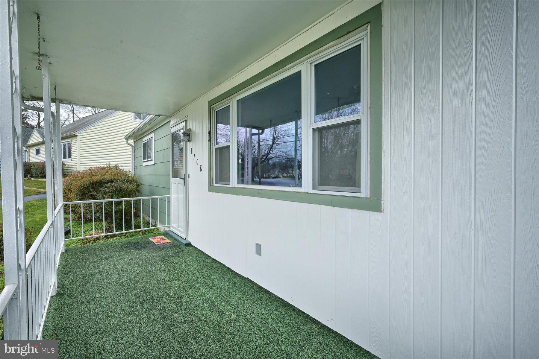 Howdy neighbor porch!