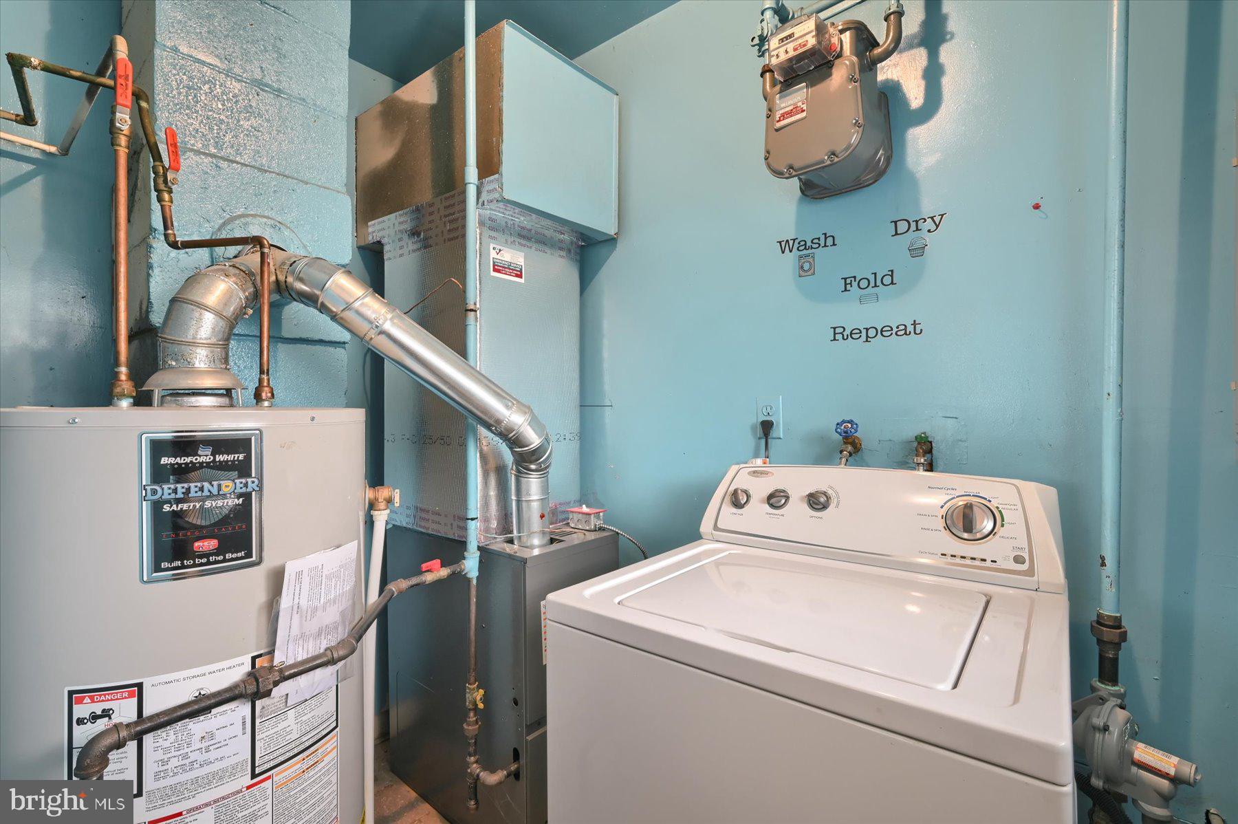 1708 Evergreen Road Harrisburg, PA 17109 - Photo 9 of 35 laundry off the kitchen