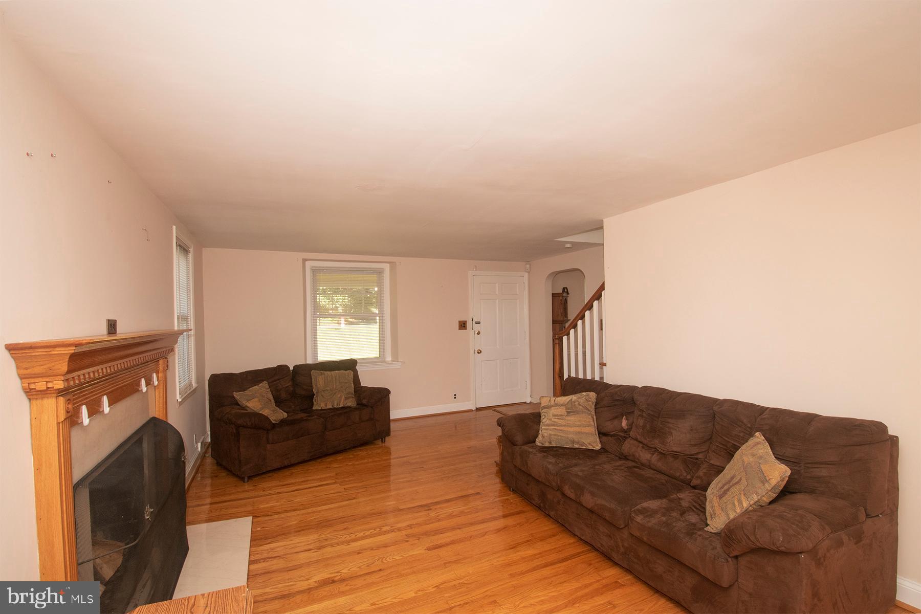 1210 Providence Road Springfield, PA 19064 - Photo 11 of 43 Living room
