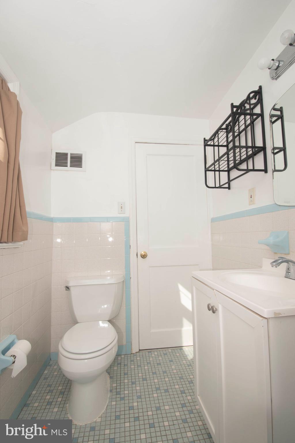 1210 Providence Road Springfield, PA 19064 - Photo 37 of 43 Main Bath