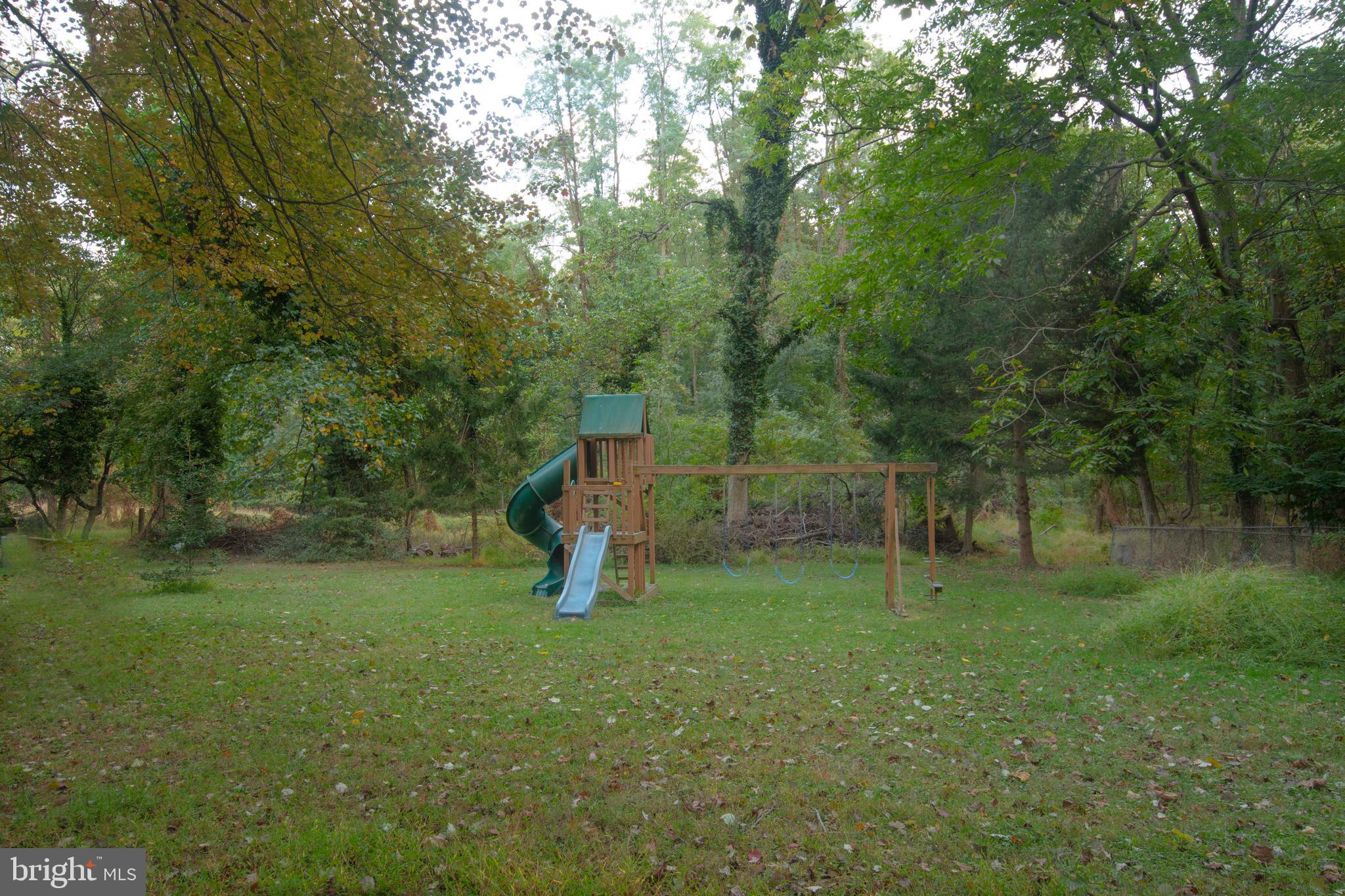 1210 Providence Road Springfield, PA 19064 - Photo 43 of 43 Swing set