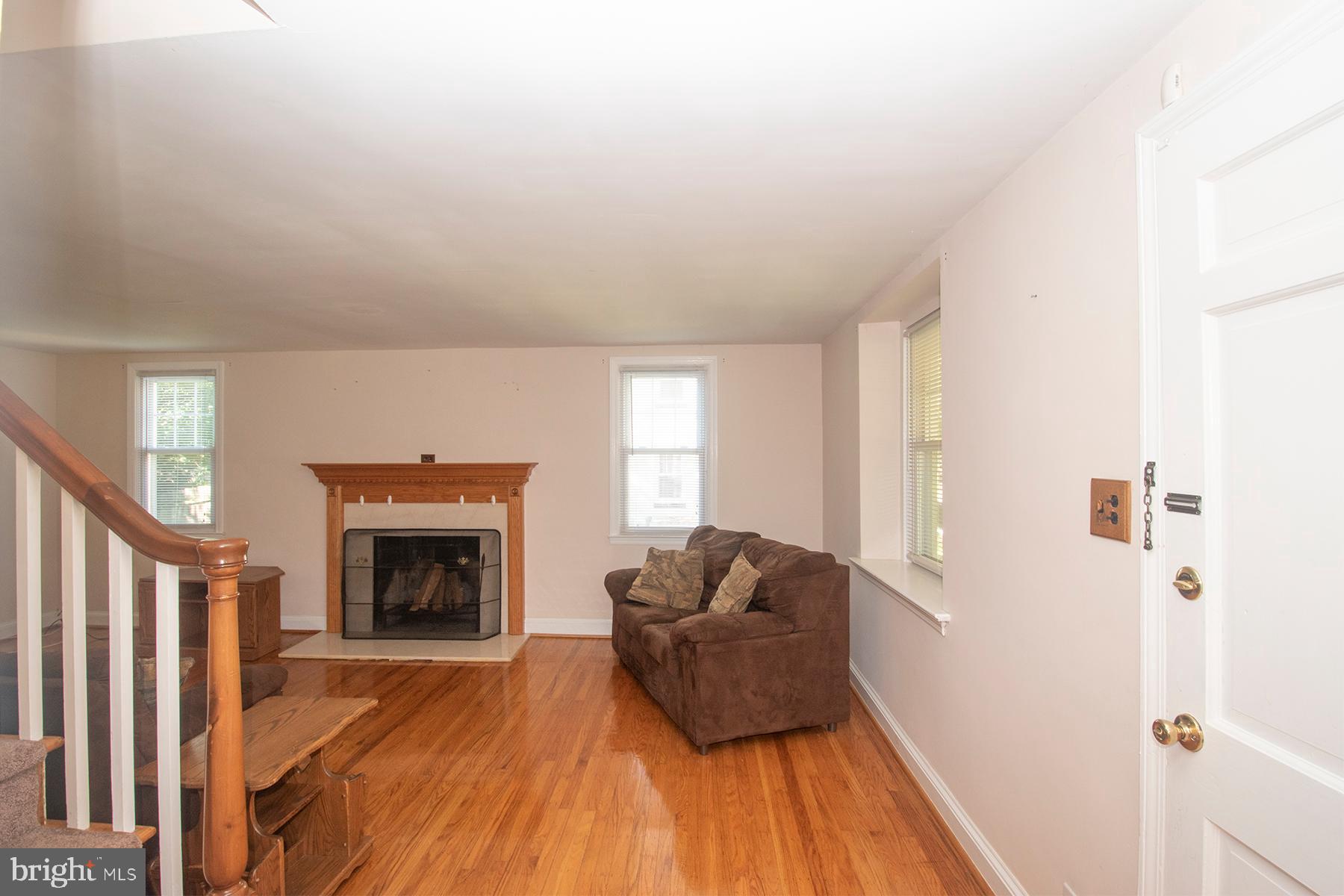1210 Providence Road Springfield, PA 19064 - Photo 7 of 43 Living room