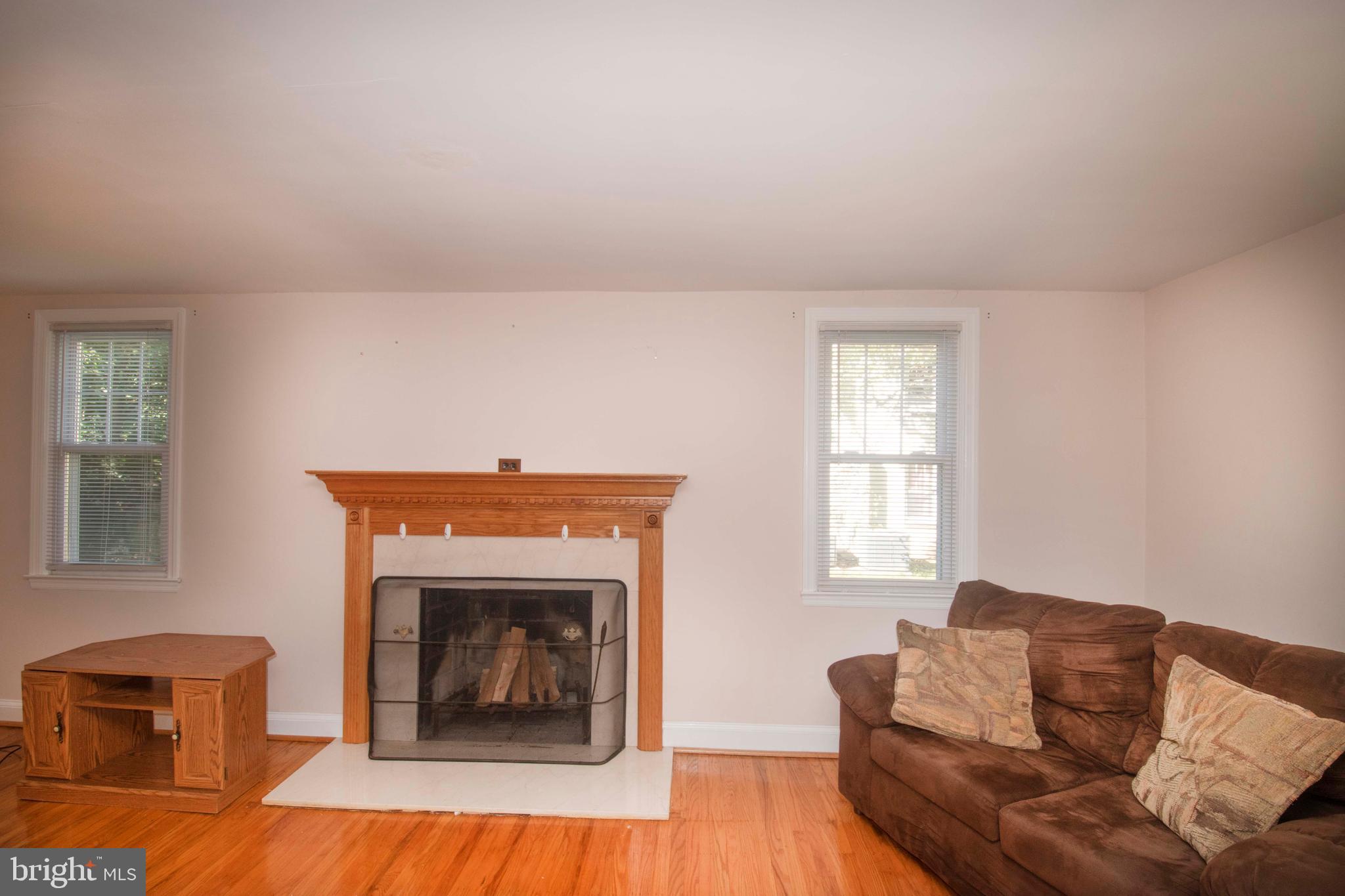 1210 Providence Road Springfield, PA 19064 - Photo 9 of 43 Living room