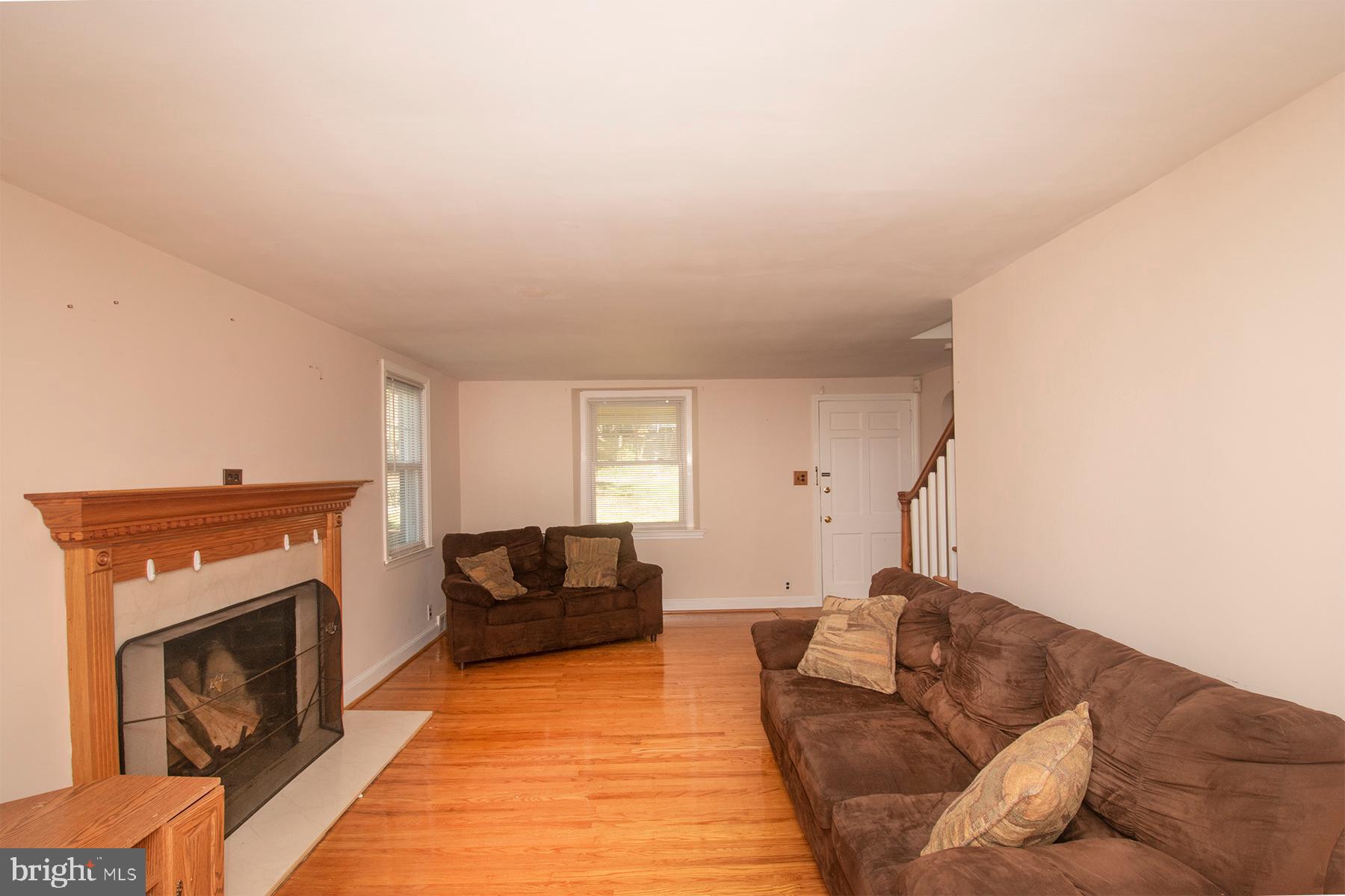 1210 Providence Road Springfield, PA 19064 - Photo 10 of 43 Living room