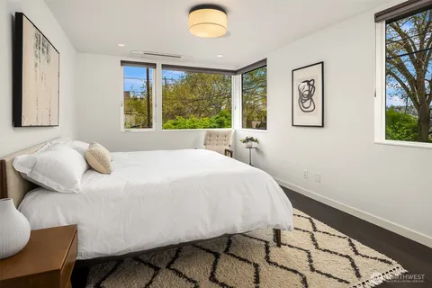 $2,199,950 | 4005 Corliss Avenue North, Seattle, WA 98103