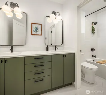 $2,199,950 | 4005 Corliss Avenue North, Seattle, WA 98103