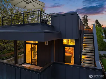 $2,199,950 | 4005 Corliss Avenue North, Seattle, WA 98103