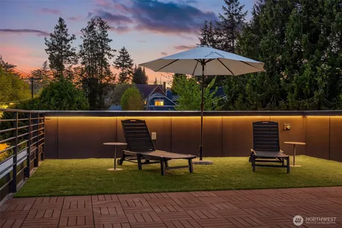 $2,199,950 | 4005 Corliss Avenue North, Seattle, WA 98103