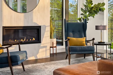 $2,199,950 | 4005 Corliss Avenue North, Seattle, WA 98103