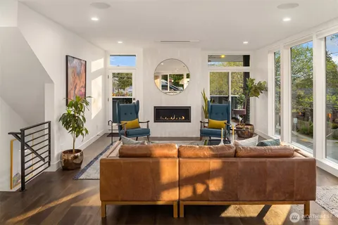 $2,199,950 | 4005 Corliss Avenue North, Seattle, WA 98103