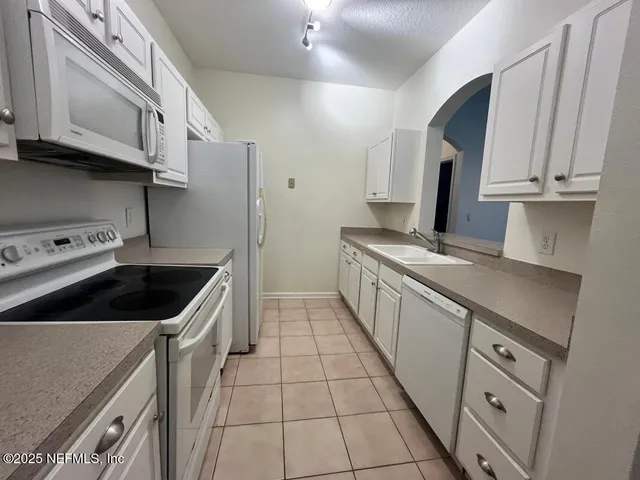 $1,600 | 7990 Baymeadows Road East, Unit 712, Jacksonville, FL 32256