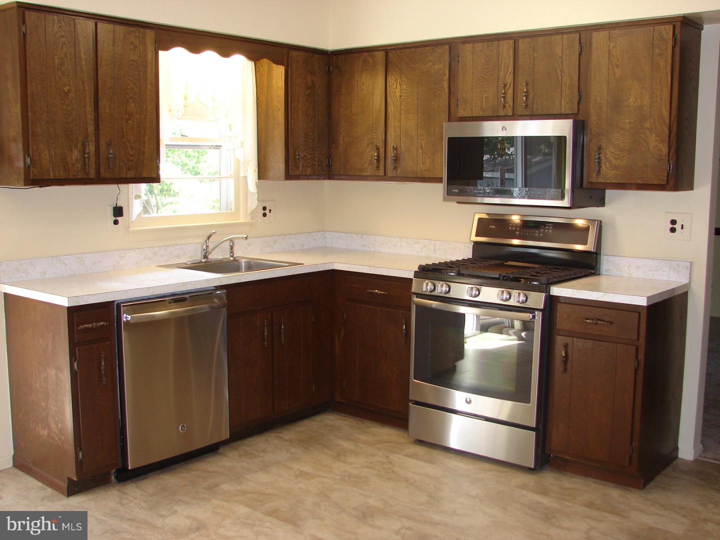 97 Albemarle Road Hamilton Square, NJ 08690 - Photo 4 of 25 Kitchen