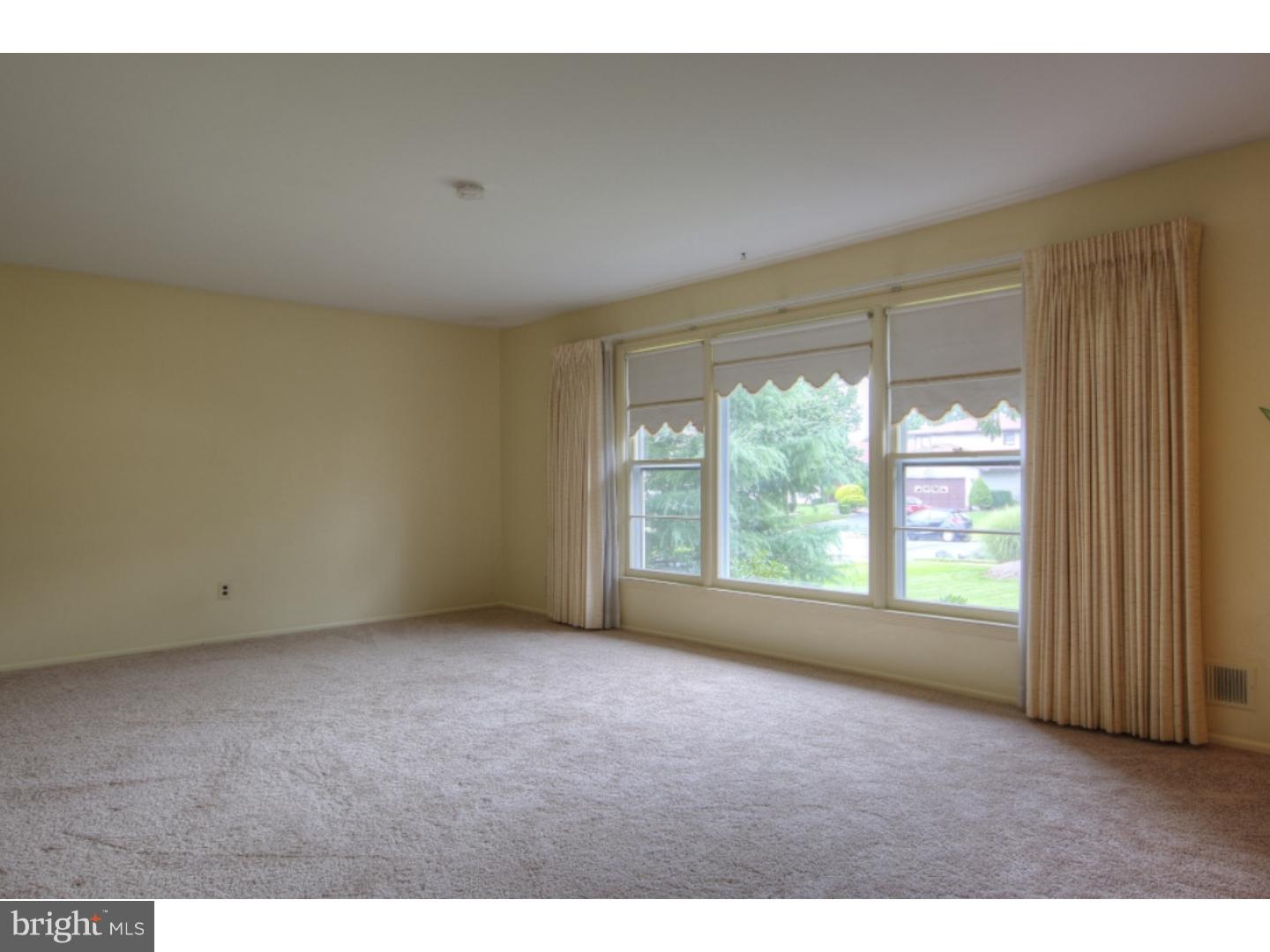 97 Albemarle Road Hamilton Square, NJ 08690 - Photo 10 of 25 Family Room