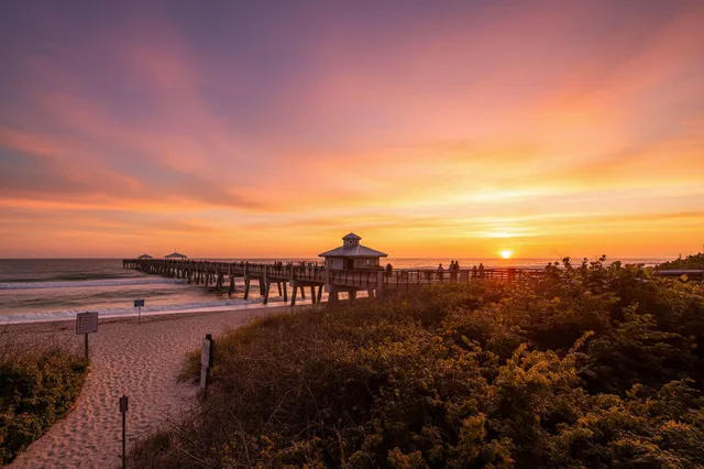 $2,249,000 | 941 Ocean Drive, Juno Beach, FL 33408